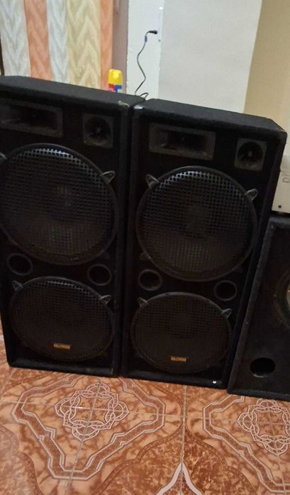 Vând boxe pasive plus stație