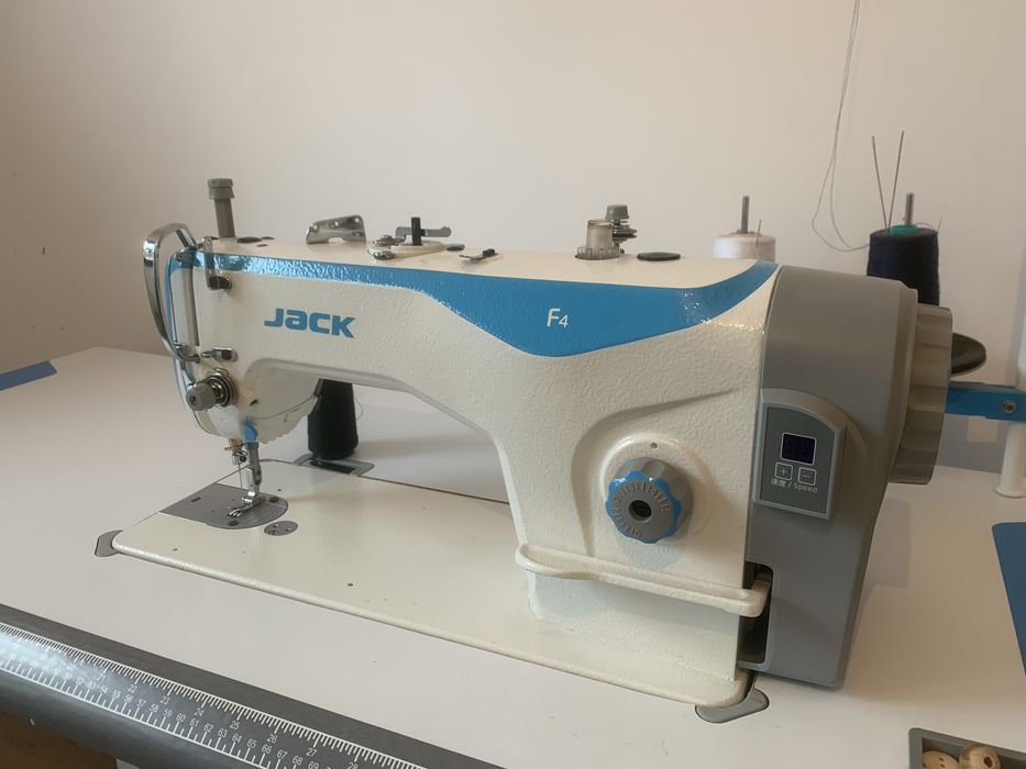 Masina cusut Jack F4