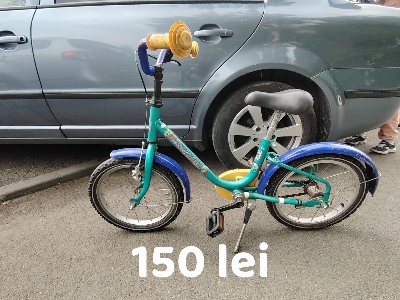 Biciclete pentru copii și adulti.