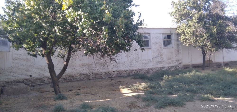 Sanoatchilar MFY hududida 18 sotixda joylashgan binolar sotiladi