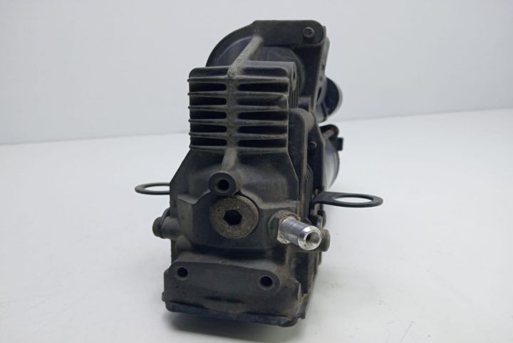 Compresor  suspensie  A2213200304 Mercedes-Benz S-Class W221