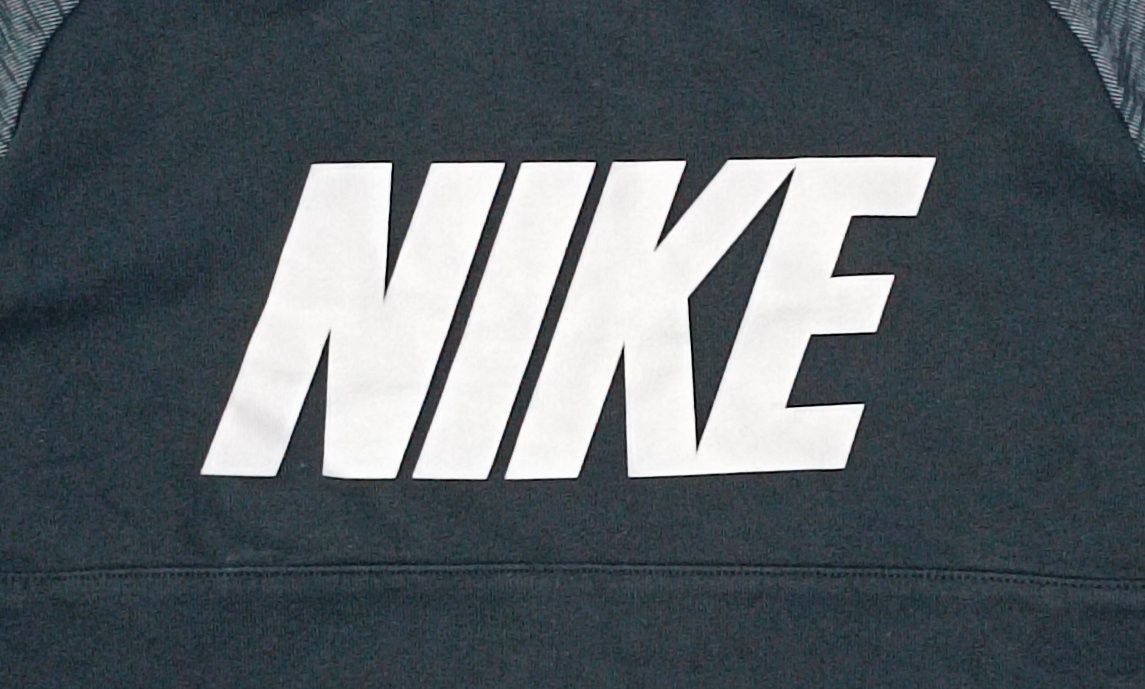 Nike Sportswear Logo Sweatshirt оригинално горнище ръст 137-147см Найк