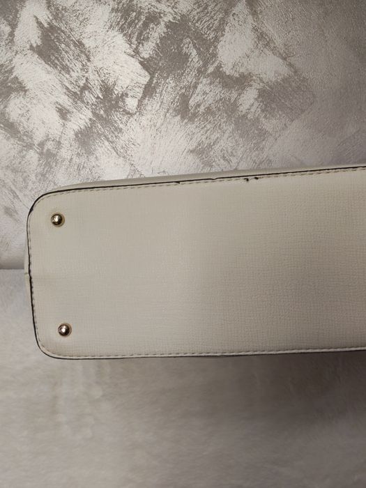 Gentuță Guess nouă