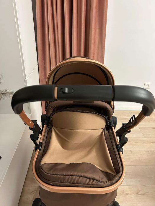 Vând cărucior în stare foarte bună