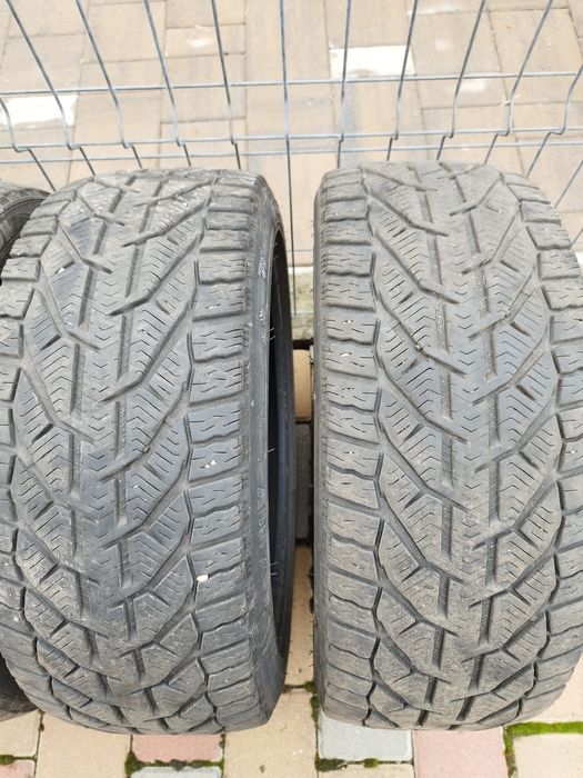 Vând 4 cauciucuri de iarnă SEBRING SNOW 215/45 R17