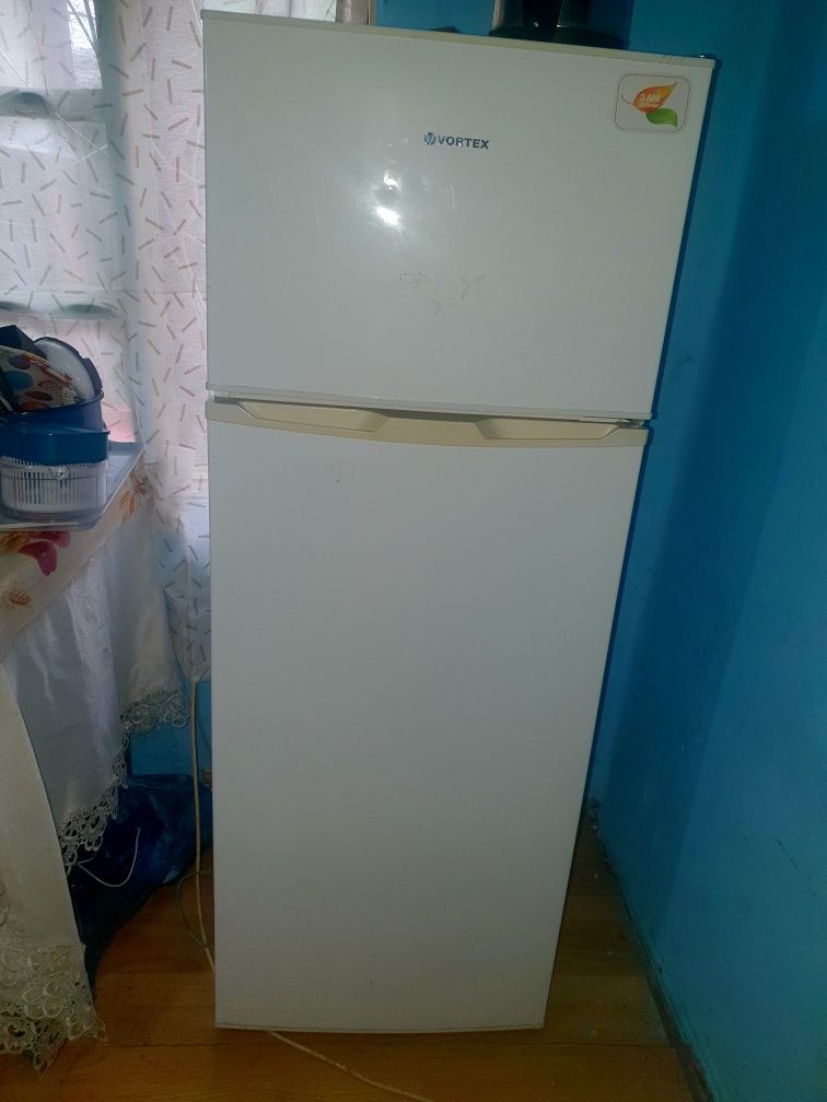 Vand dulap și frigider