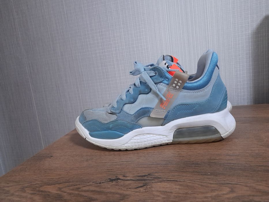 Jordan кецове 40 номер.