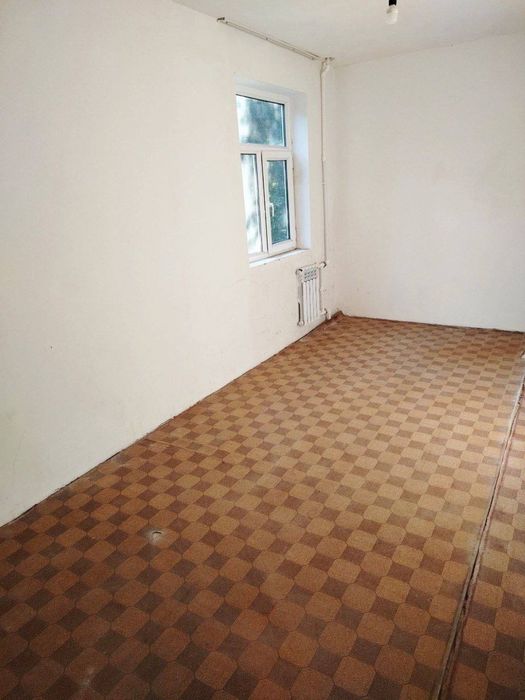 Чирчик шахар 3 м/р 2х сотилади 28.000$ Бош толов ва паспорт бн Ипотека