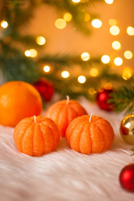 Свеча мандарин с ароматом новогоднего мандарина