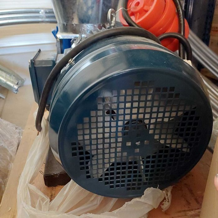 Преса за гранули KL-260 С ДВИГАТЕЛ 5 kW/1500 об/мин