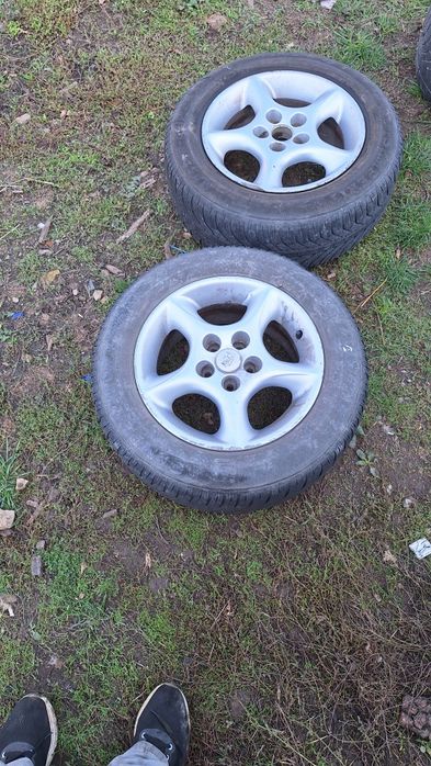 Продавам два чифта джанти от ауди а3