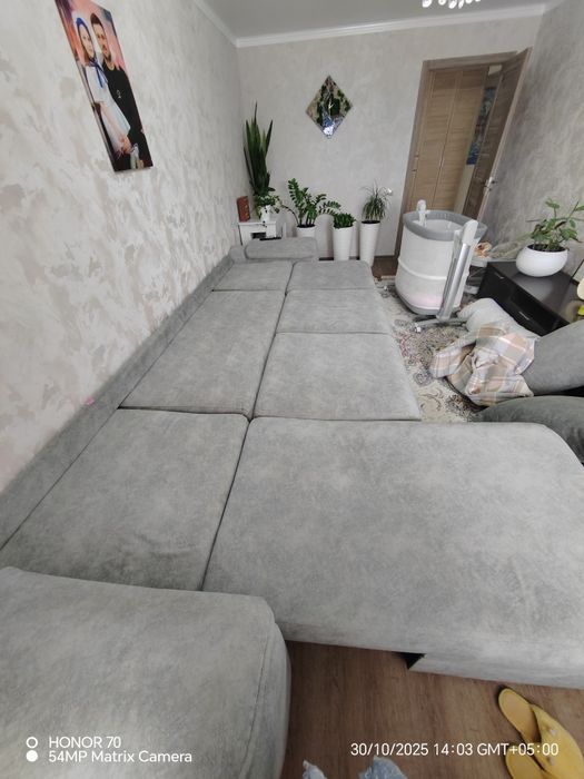 Продам диван в отличном состоянии, без клопов и прочих гадов!