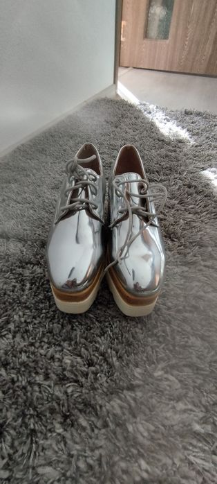 Pantofi cu platforma