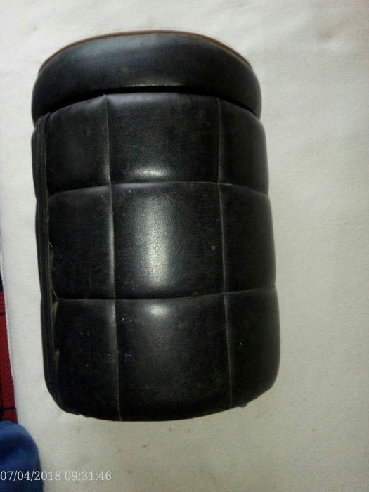 Butuci(scaune) tapițate,2 bucăți,culoare negru,imitatiede piele
