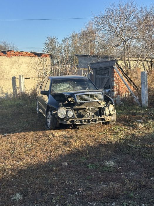 Продам мерседес 210