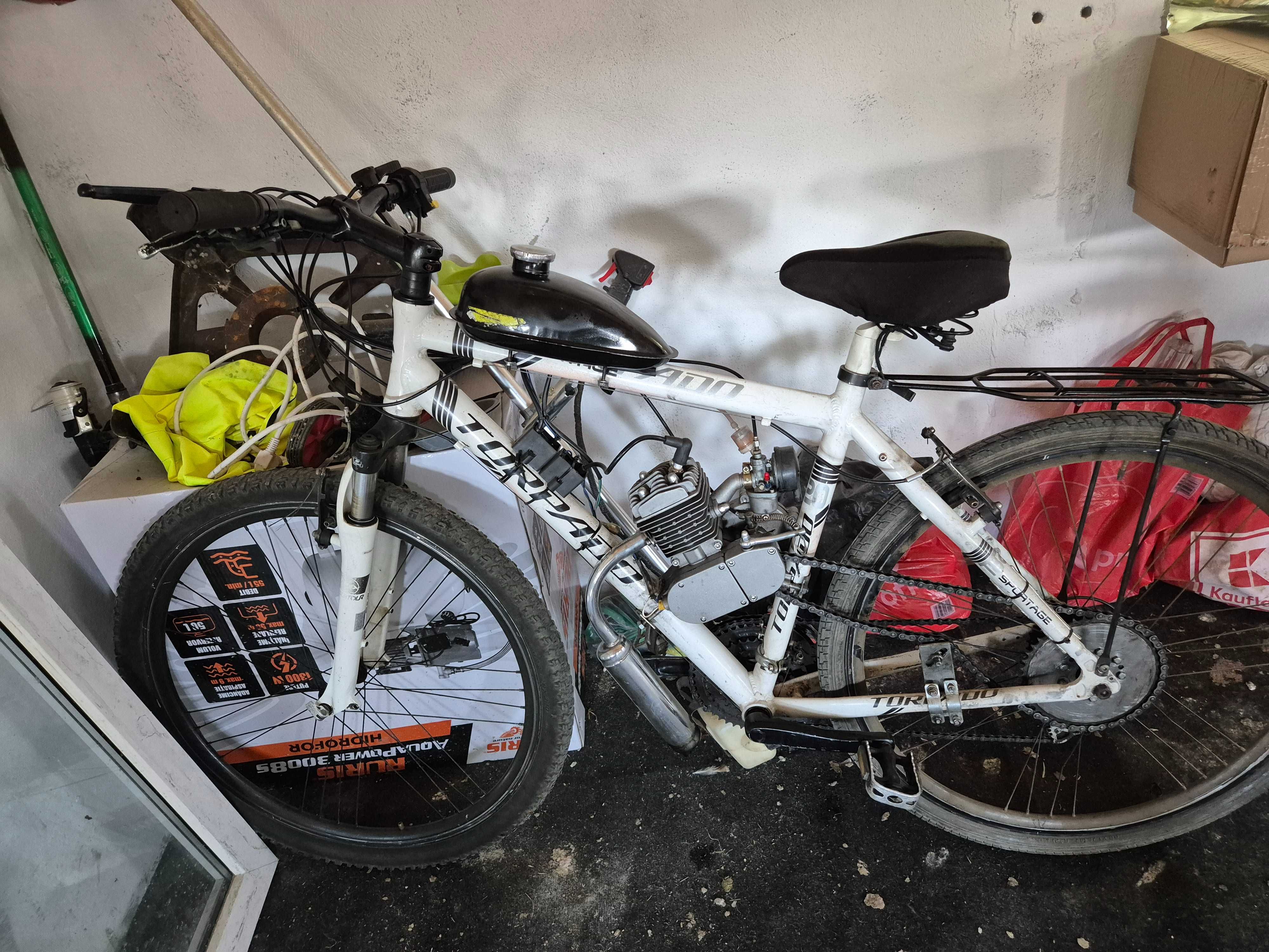 Vând  bicicleta cu motor