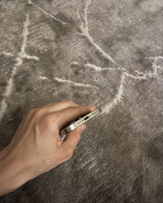 • Vand iPhone 15 Pro 128GB Natural Titanium | Baterie 100% | Neverlock