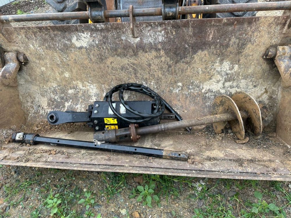 Гидробур на JCB экскаватор