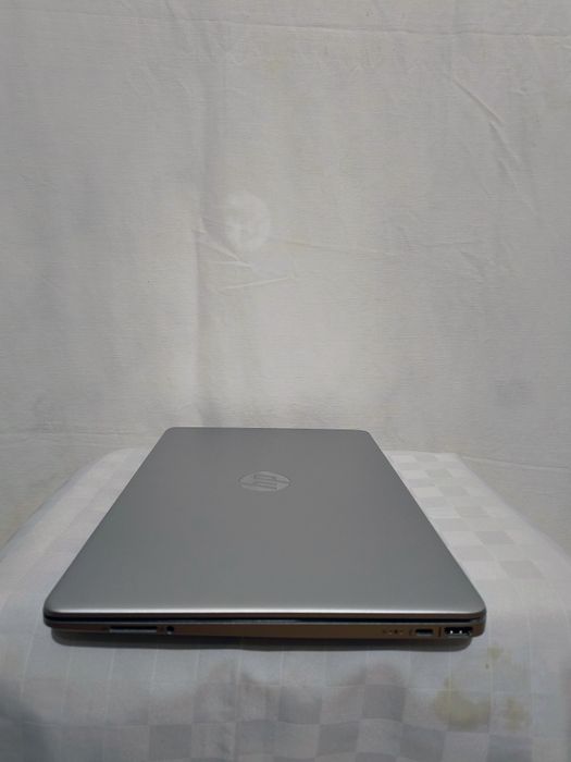 Като НОВ! HP 15s (Core i3-11th Gen) - 8GB RAM / 512GB SSD / С ГАРАНЦИЯ