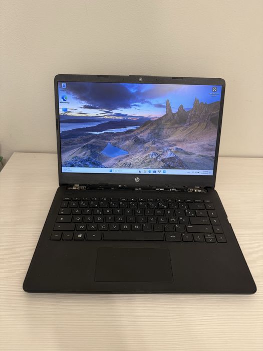 Laptop HP 14s-dq ultraportabil