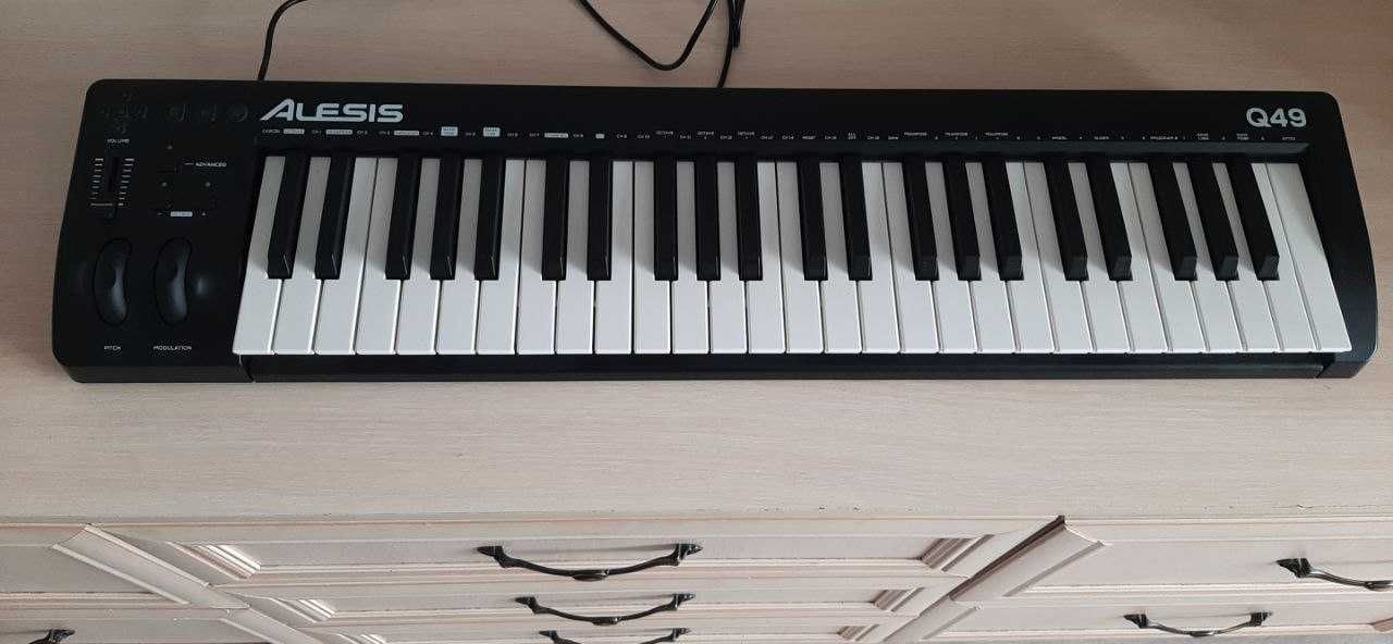 Продам MIDI-клавиатуру Alesis Q49 MKII