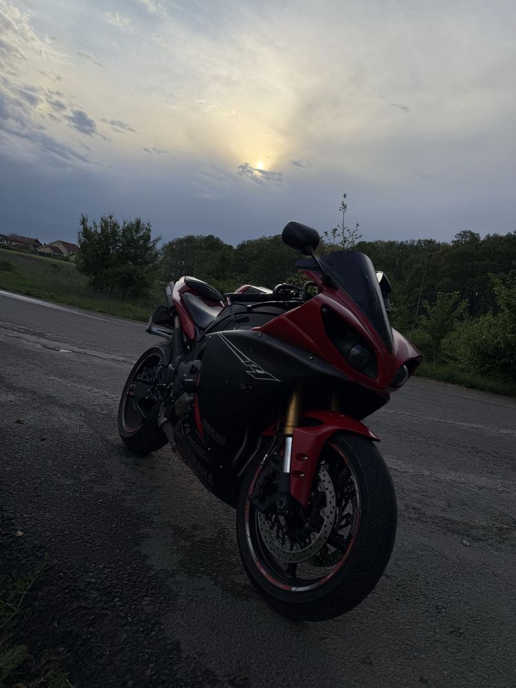 Yamaha  R1 big-bang!!