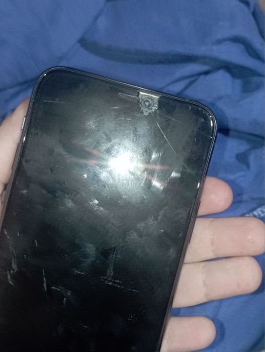 Айфон 11 про не большие повреждения