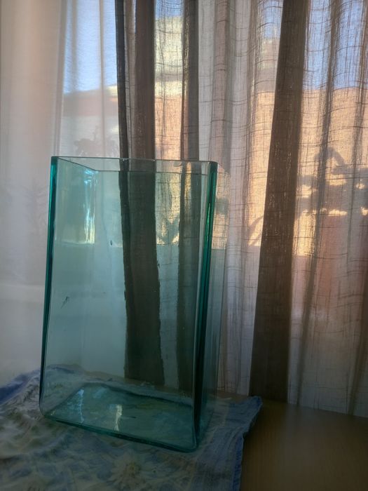 Vând acvariu cu filtru ci peștișori