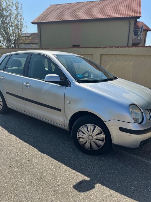 Vând Volkswagen Polo Gri Benzina