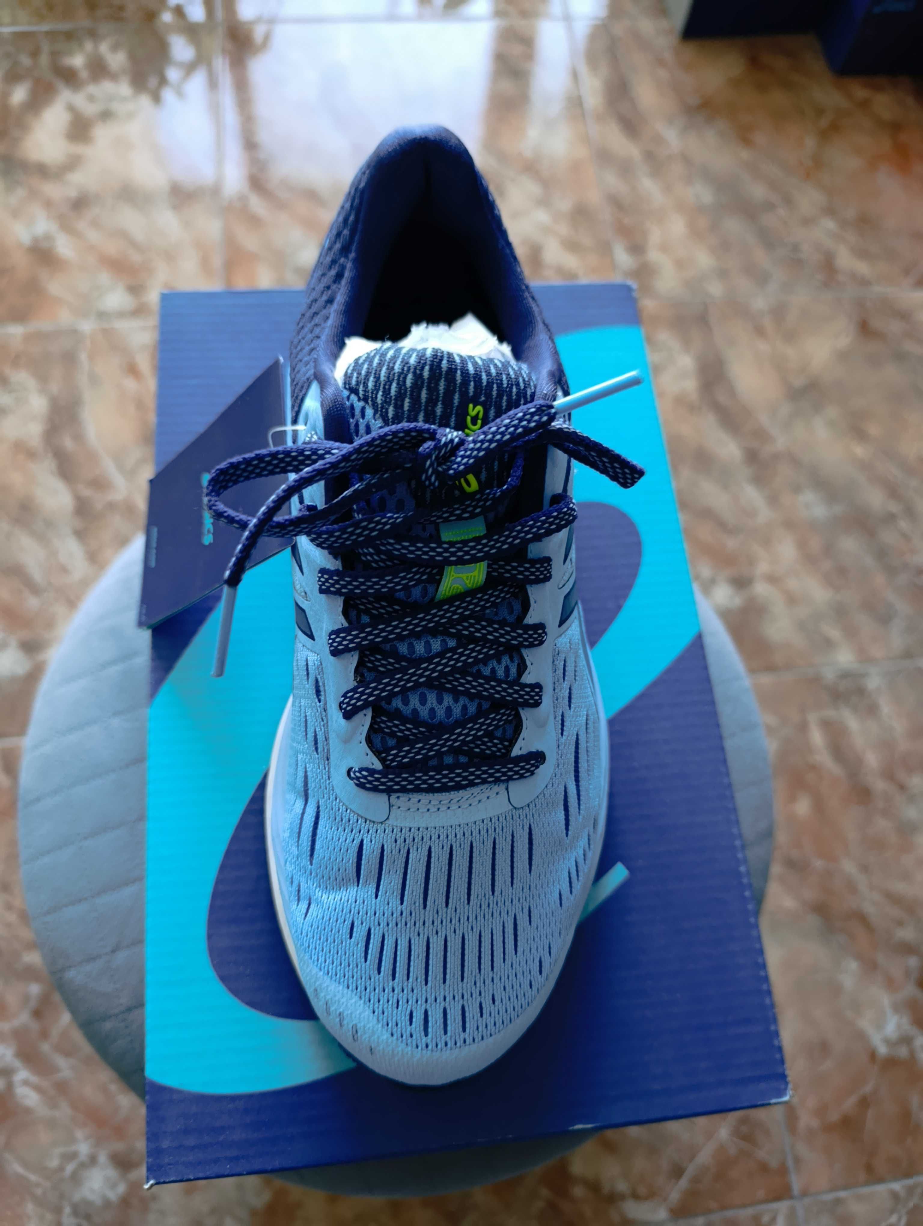 Нови маратонки Asics