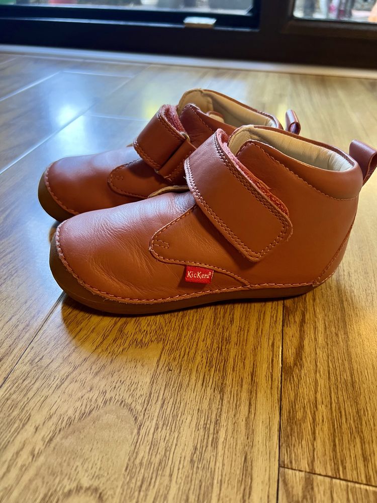 Kickers Kids, Ghete din piele cu velcro, Roz somon