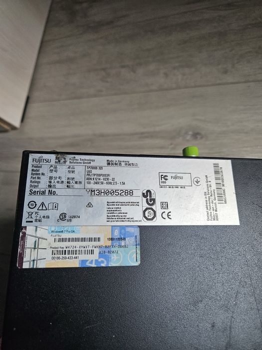 Fujitsu TP7000S 320 Windows 7 Pro компютър
