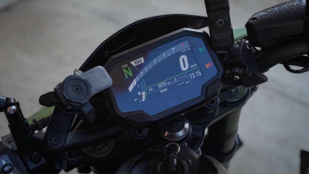 Kawasaki Z900 2024 negru verde