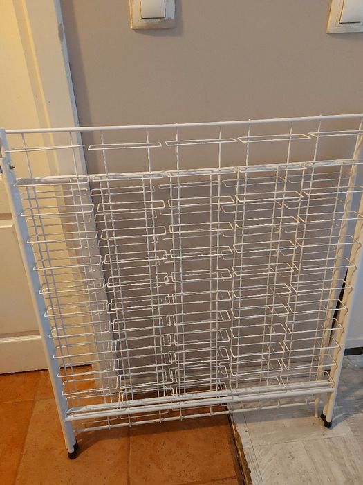 Стелаж /щендер за очила