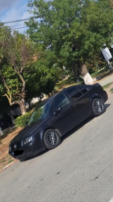 Vând Volkswagen Bora 2.0i