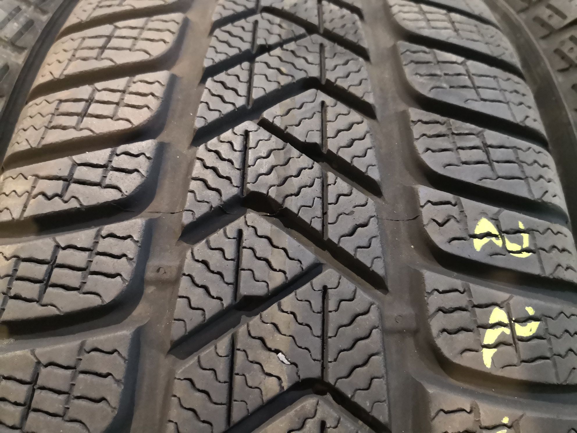 225 45 18 цола гуми Pirelli dot 19 20