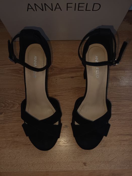 Sandale cu toc Anna Field
