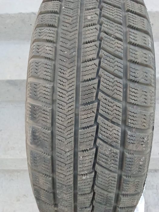 Продам шины в отличном состояние