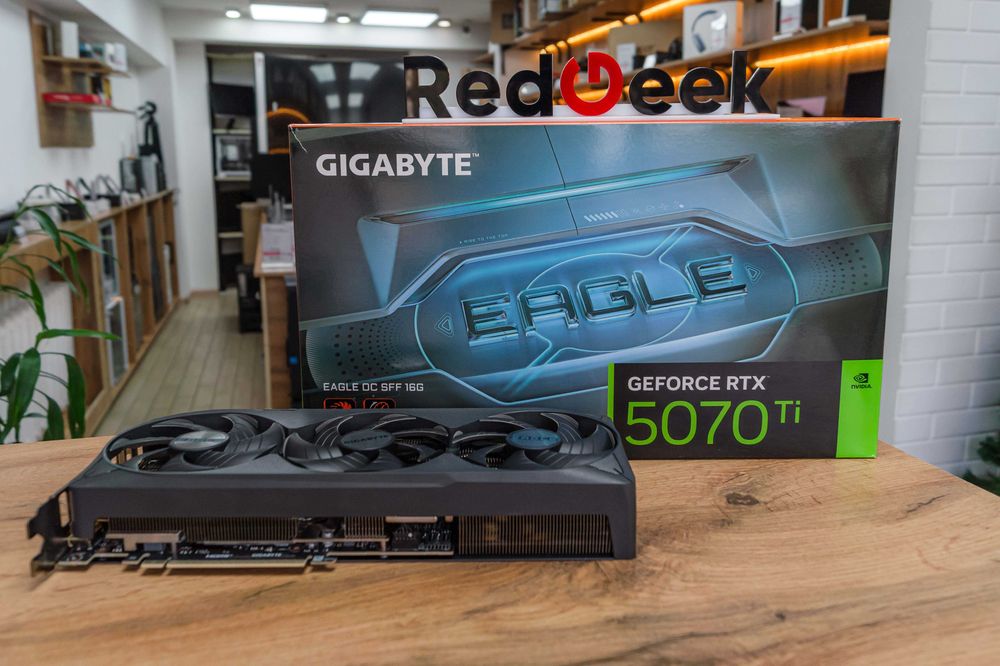 Новая видеокарта GeForce RTX 5070 Ti EAGLE OC SFF 16G Магазин Red Geek