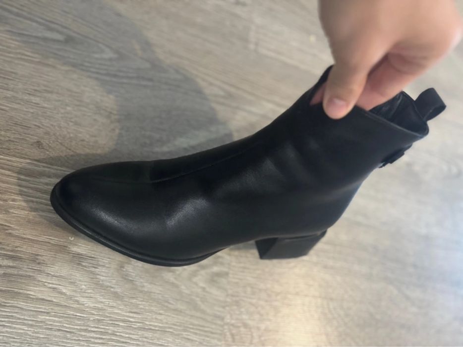 Ghete de piele Benvenuti