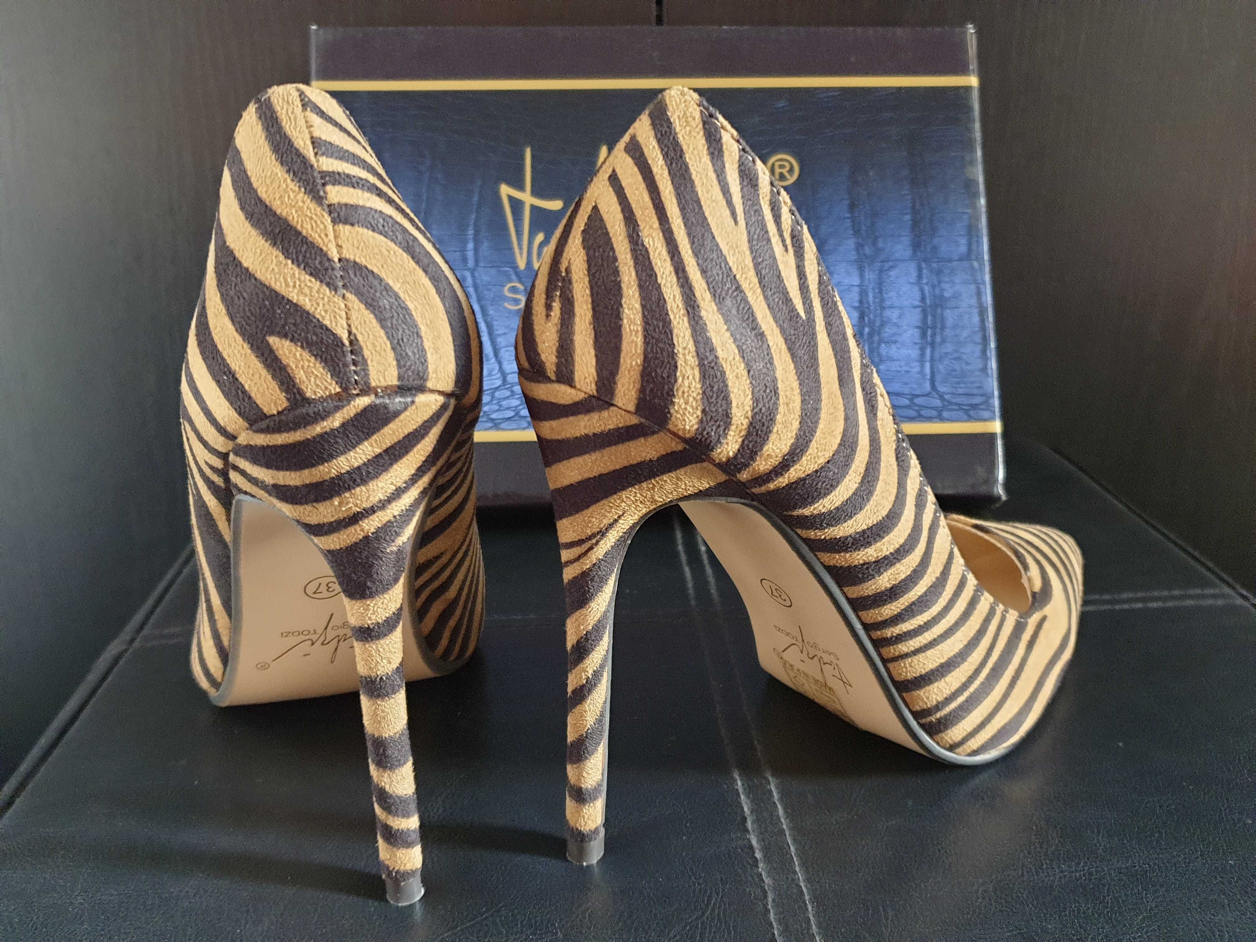 Pantofi stiletto animal print, marimea 37 si 38, toc 11,5 cm