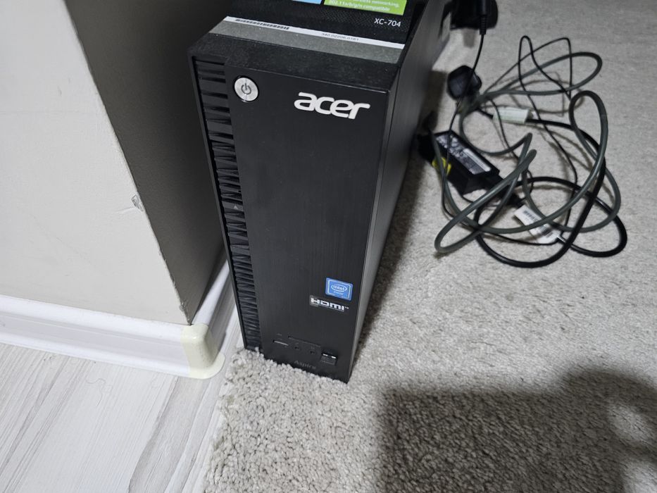 Vând calculator acer aspire x