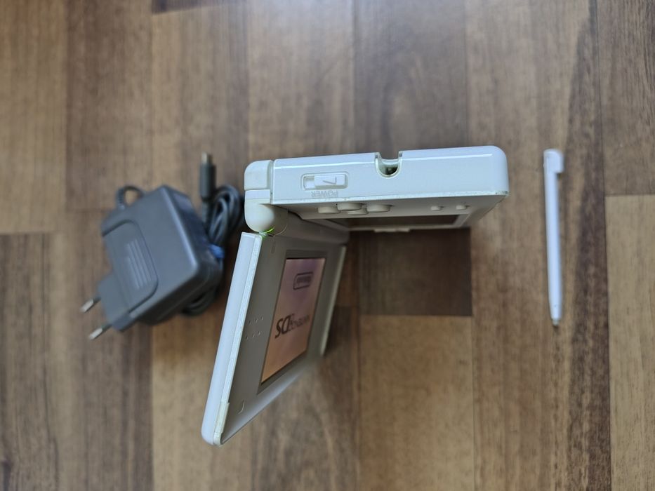 Nintendo ds lite modat 100 jocuri