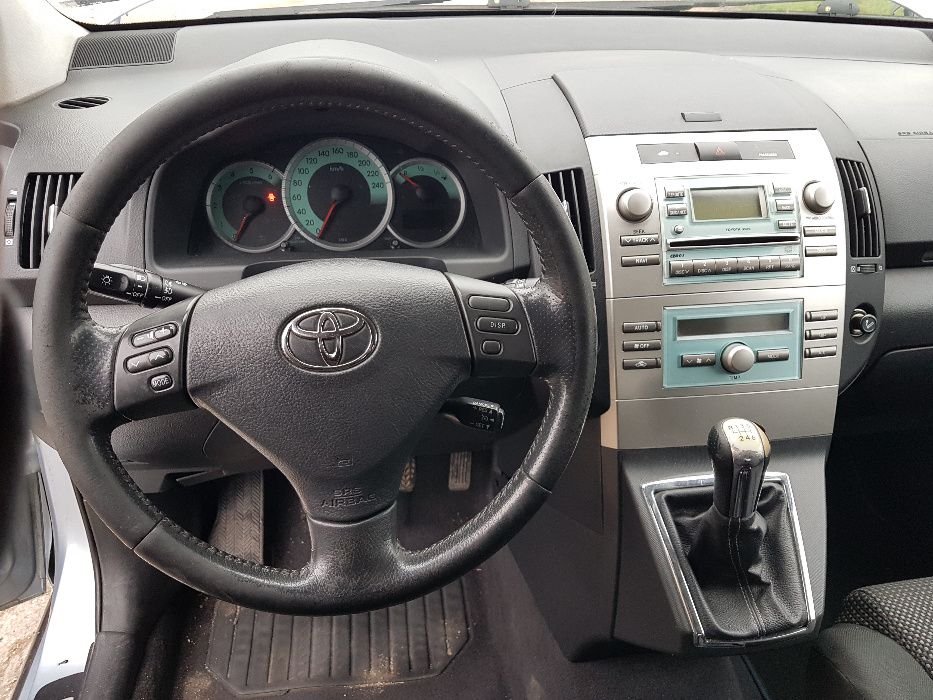 Toyota Corolla Verso 2.2 DCAT 177 на части Тойота Корола Версо на част