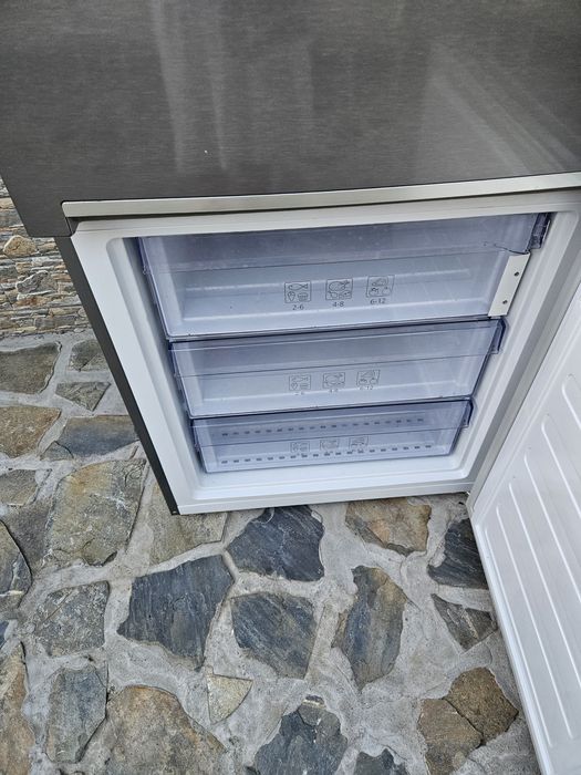 Combina frigorifica Beko defecta
