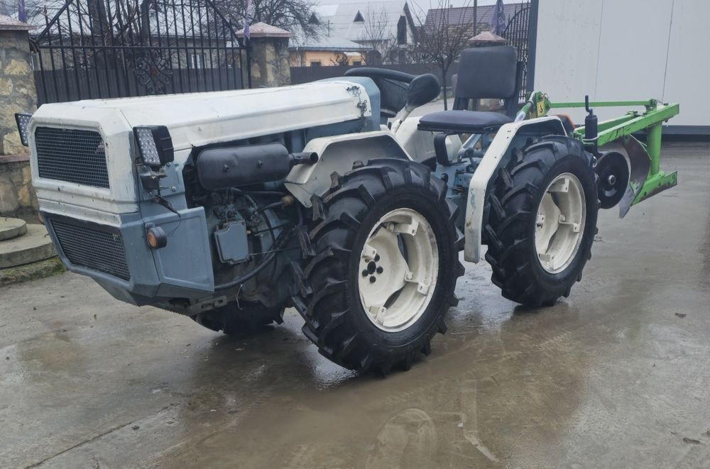 Vând tractoraș articulat 4x4 Bertolini 32cp cu freză și plug