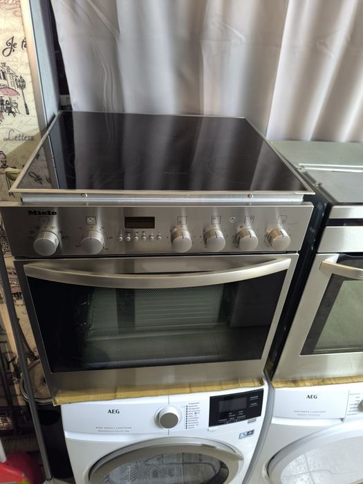 Фурна с котлони Miele