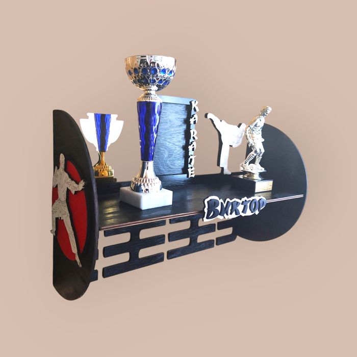 Дървена закачалка за медали с рафт и рамка за снимка –Карате тема