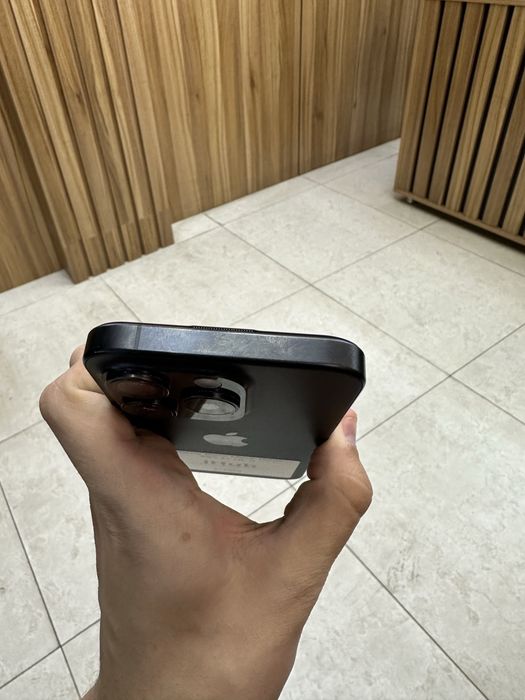 iphone 15 pro black 128 gb 90%