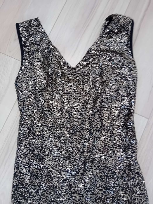 Официални рокли М размер